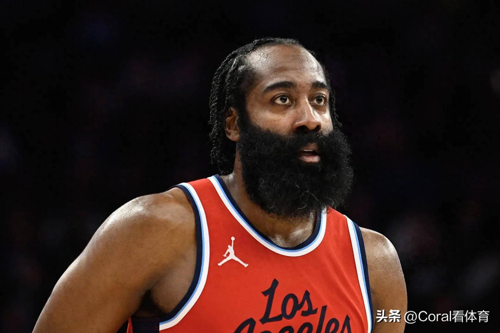 快船王牌球员创赛季得分新高，媒体热捧，参加设计目前大学首页.