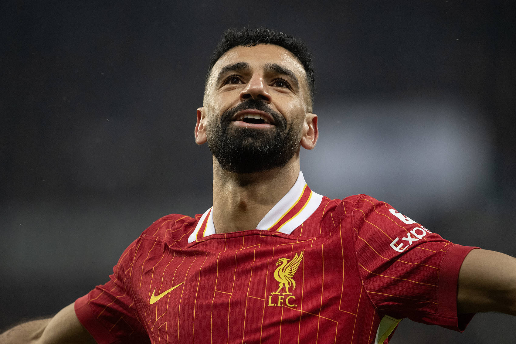 体育新闻萨拉赫迎来五赛季出色发挥，TL观众热烈欢呼！